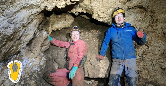 A za nimi ( może) ciekawy chodnik i komora...